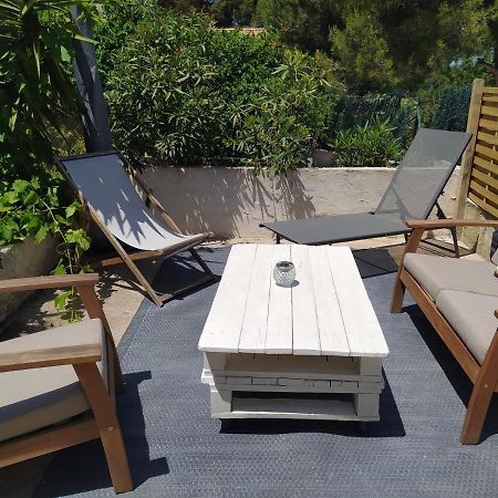 Les Mondes - Appartement Bas De Maison Ensues-la-Redonne Luaran gambar