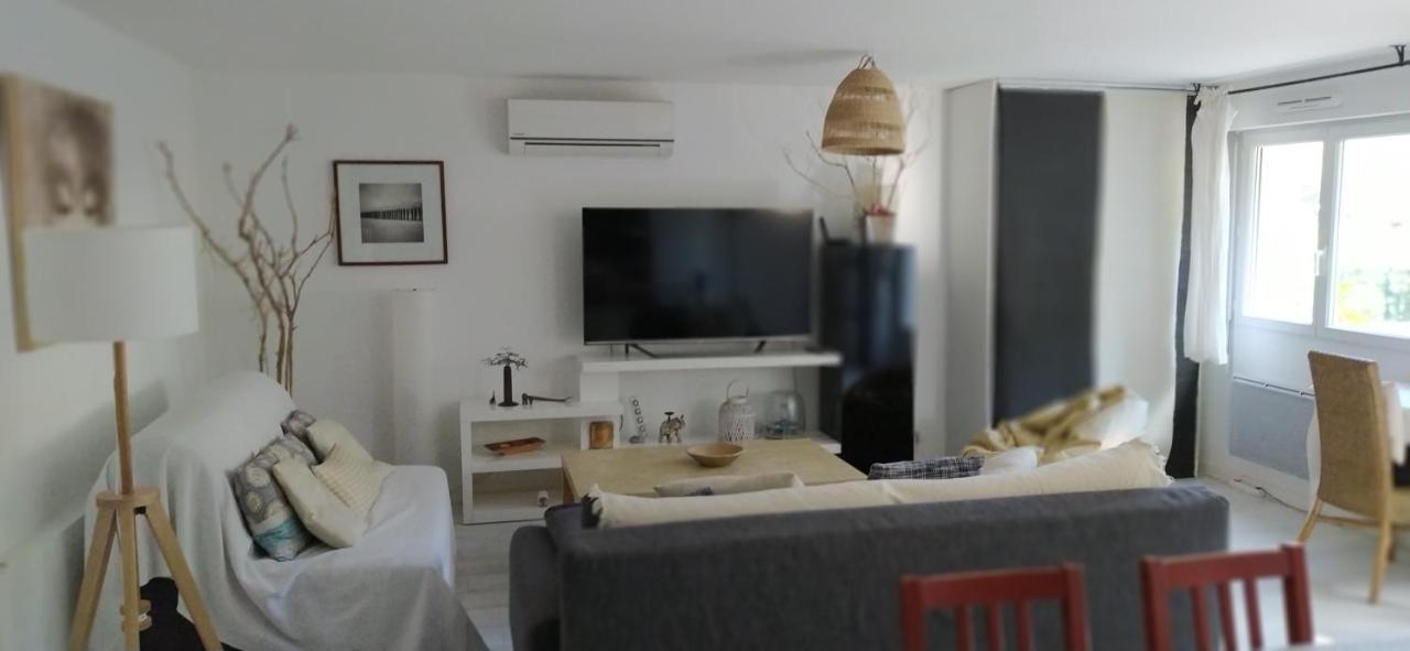 Les Mondes - Appartement Bas De Maison Ensues-la-Redonne Luaran gambar