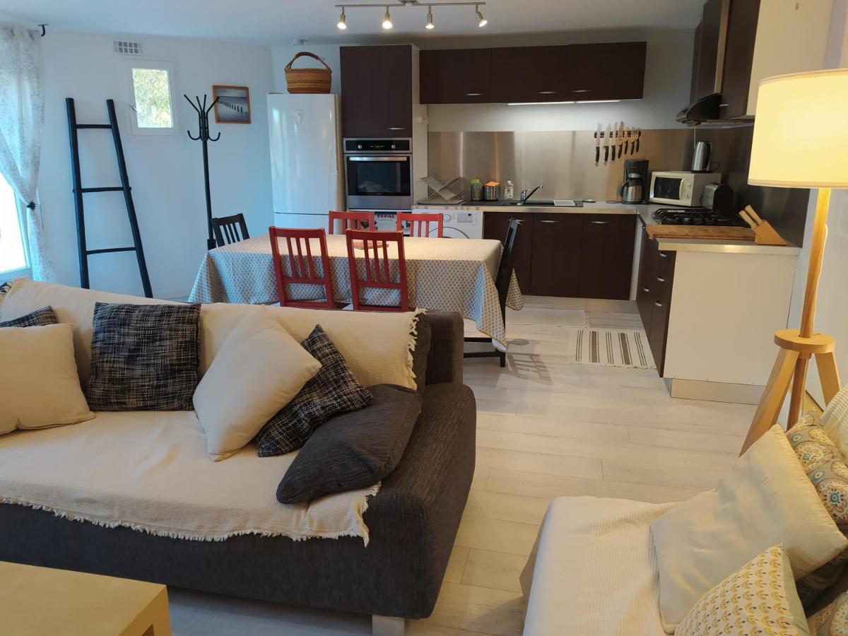 Les Mondes - Appartement Bas De Maison Ensues-la-Redonne Luaran gambar