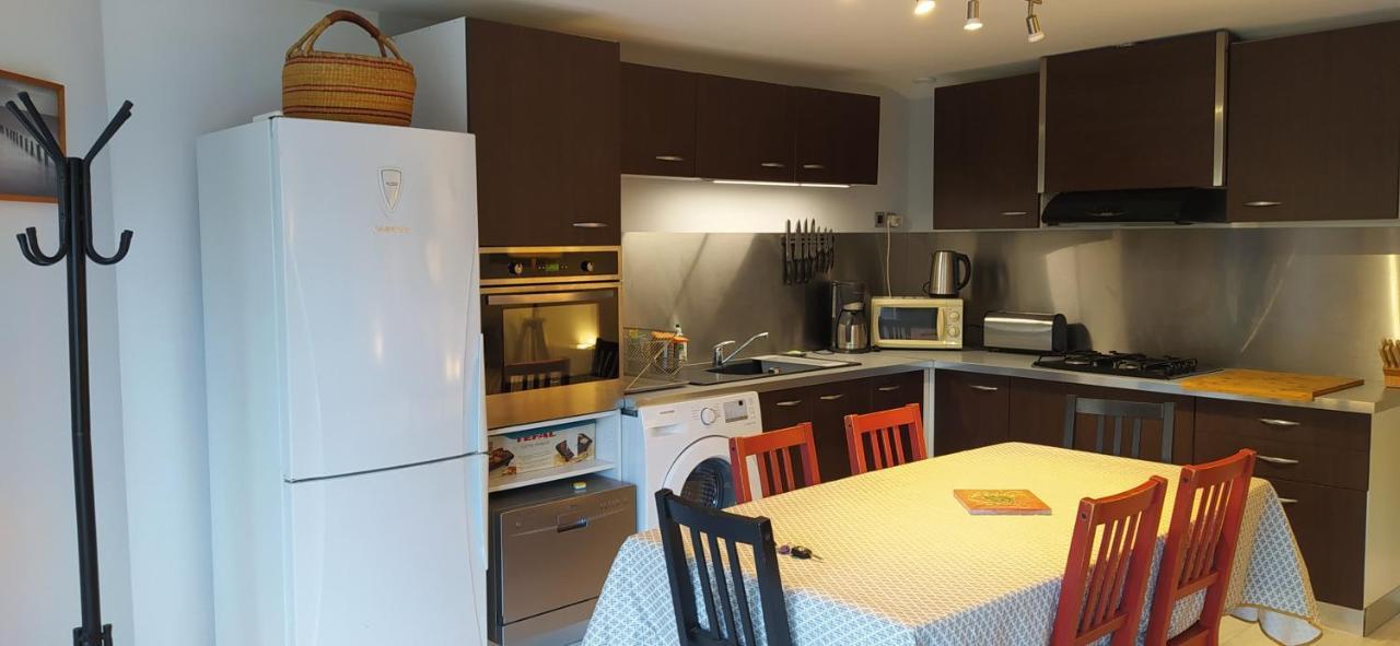 Les Mondes - Appartement Bas De Maison Ensues-la-Redonne Luaran gambar
