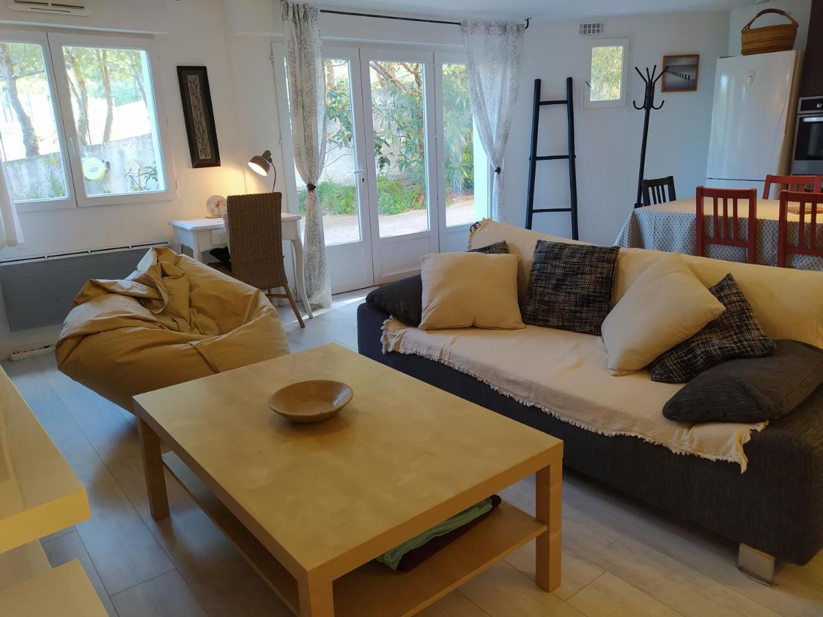Les Mondes - Appartement Bas De Maison Ensues-la-Redonne Luaran gambar