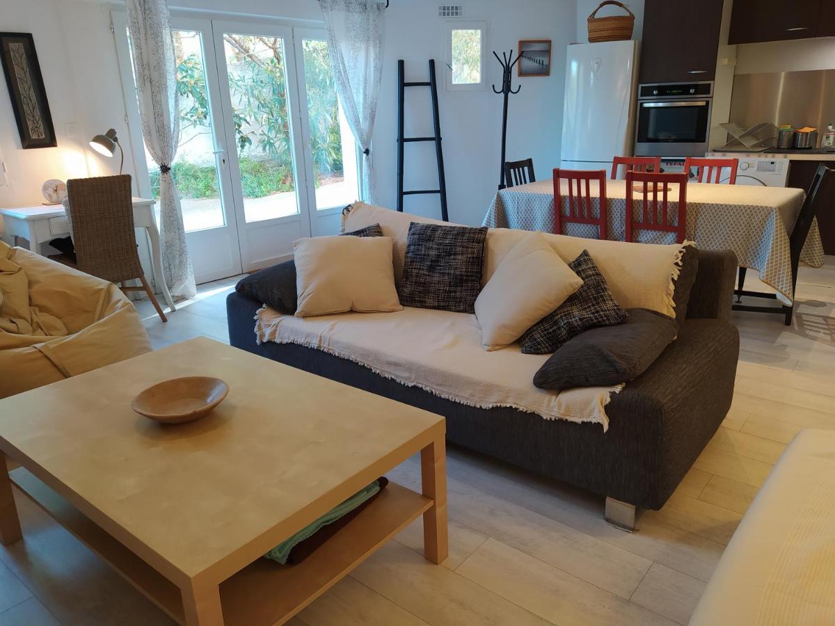 Les Mondes - Appartement Bas De Maison Ensues-la-Redonne Luaran gambar