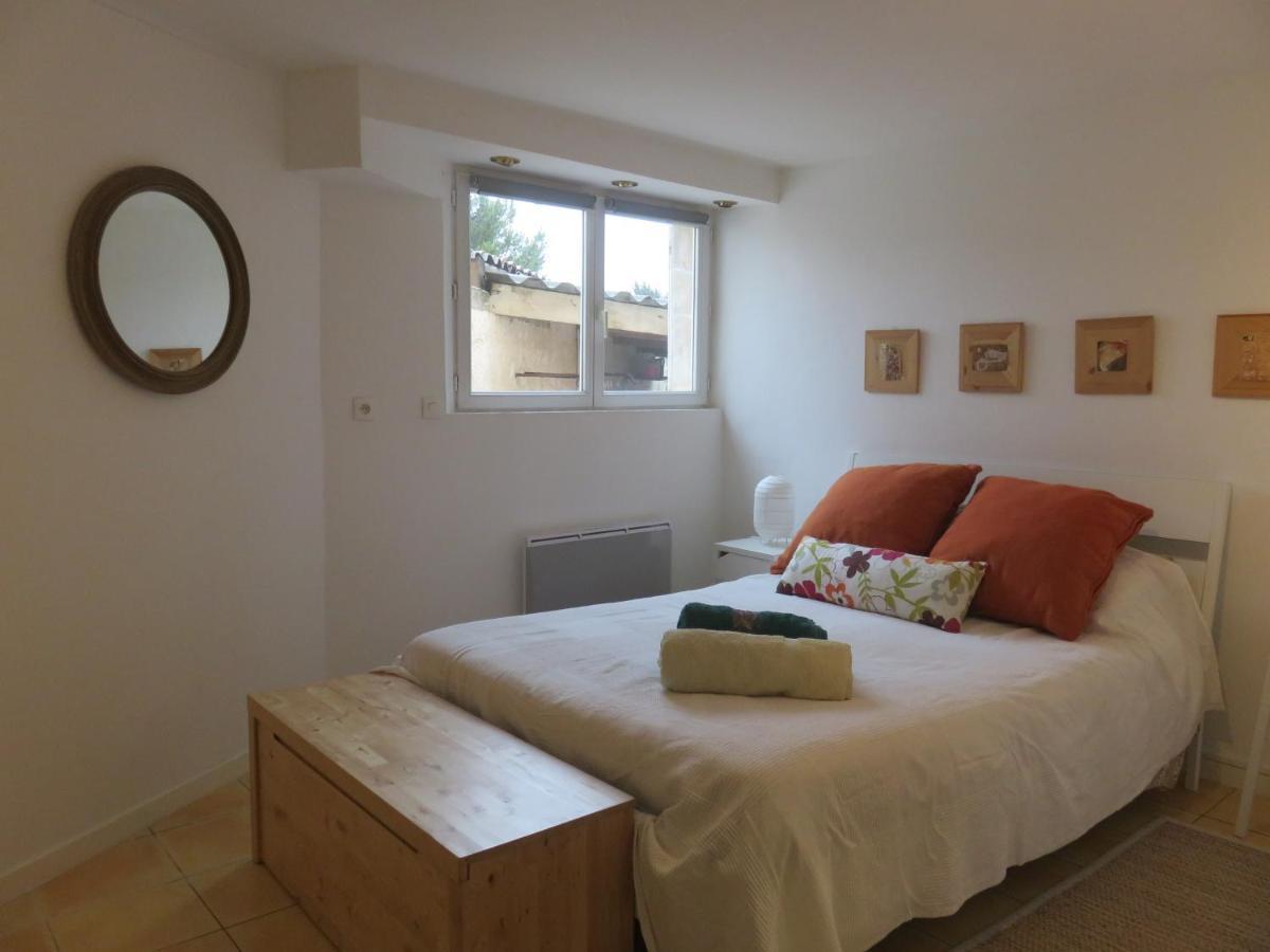 Les Mondes - Appartement Bas De Maison Ensues-la-Redonne Luaran gambar