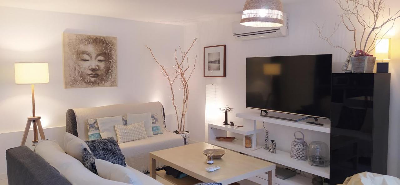 Les Mondes - Appartement Bas De Maison Ensues-la-Redonne Luaran gambar
